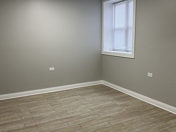 4th image of 5724 S King Dr #G