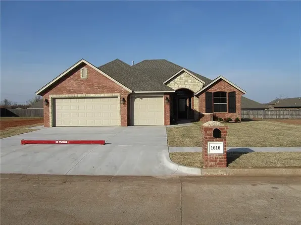 1616 Post Oak Ln, Moore, OK 73160