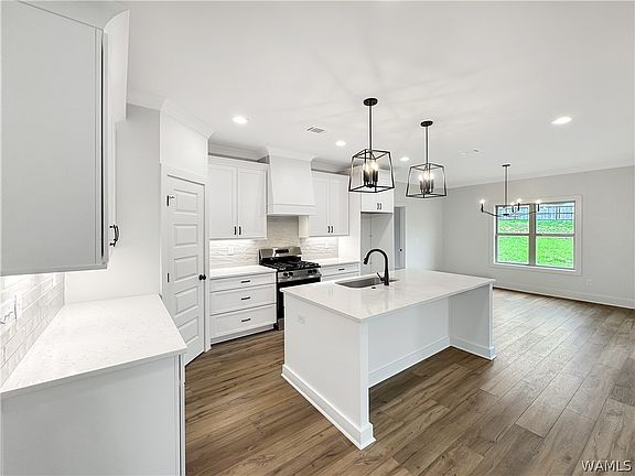 3rd image of 13773 Blackoak Dr