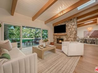 5618 Wilhelmina Ave, Woodland Hills, CA 91367