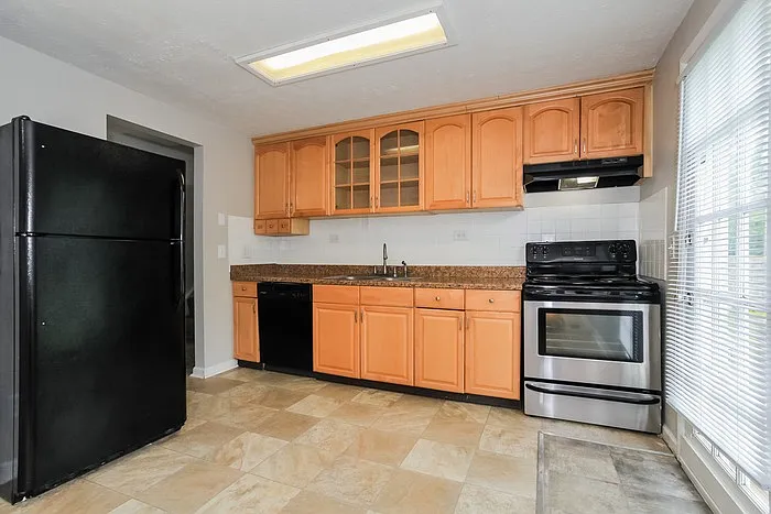 2961 Spruceway Dr — Photo 6