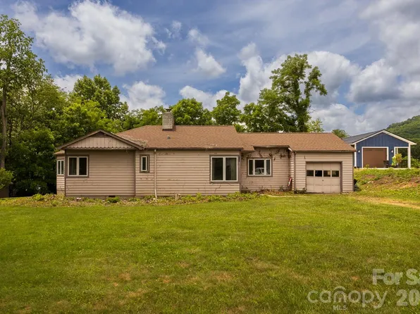 115 Church St, Burnsville, NC 28714