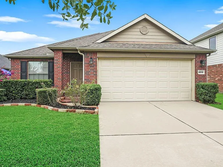 4513 Clemwood Ln — Photo 2