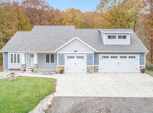 6375 Thornapple River Dr SE, Alto, MI 49302