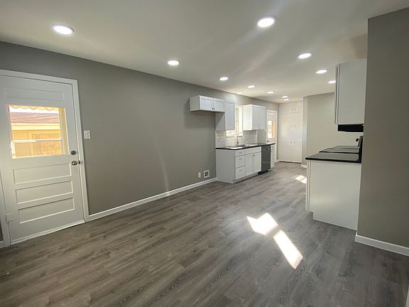 4th image of 1445 W Ball St