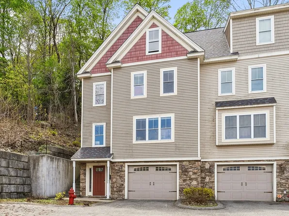 35 School St #D, Hudson, MA 01749