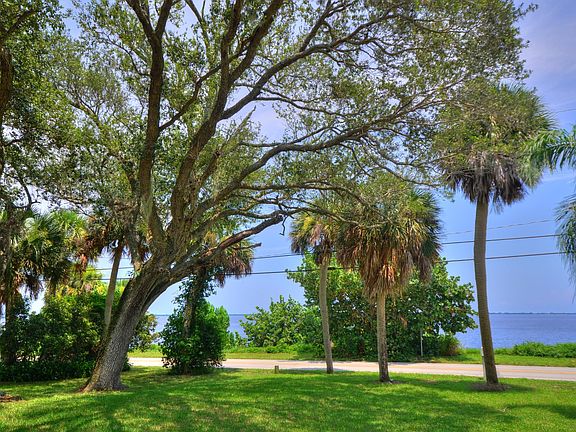 3rd image of 10005 S Indian River Drive