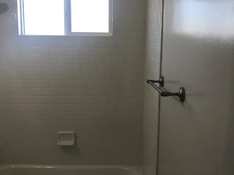 1431 S Fairfax Ave #2 — Photo 16
