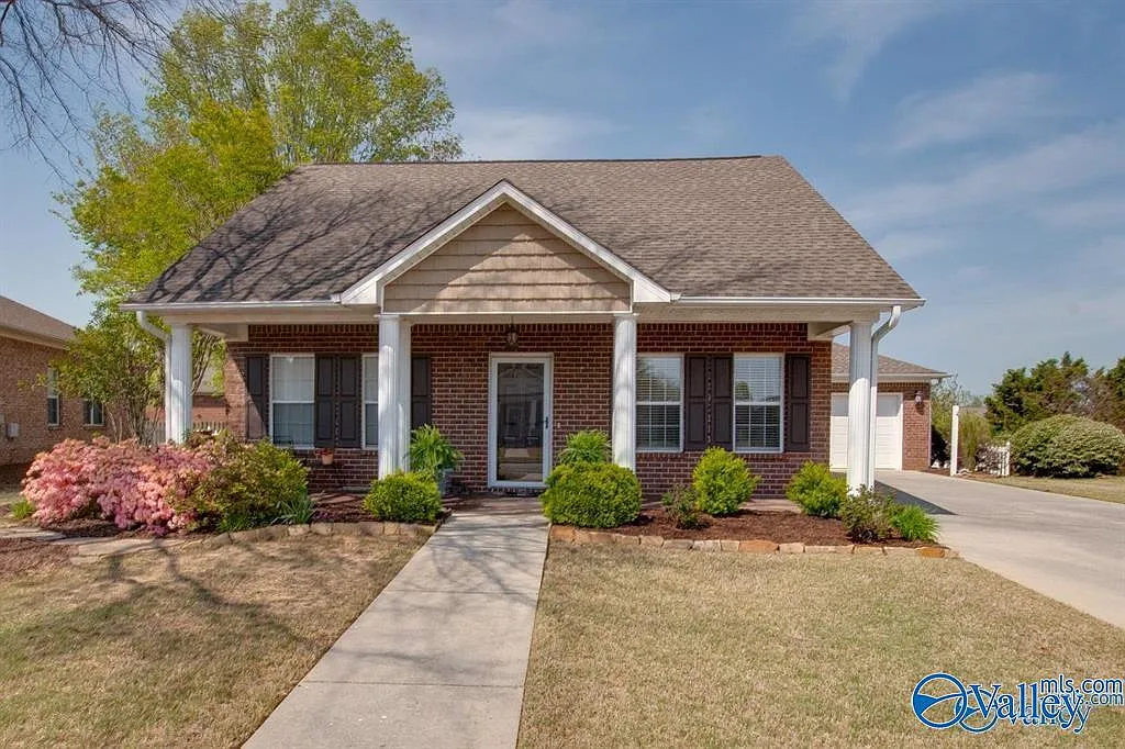3 bed, 2.0 bath, 1646 sqft, $1,850 — Photo 1