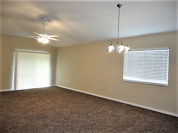 5th image of 524 Lindsay Anne Ct