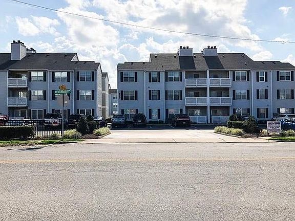 2nd image of 600 Shoreham Ct APT 301
