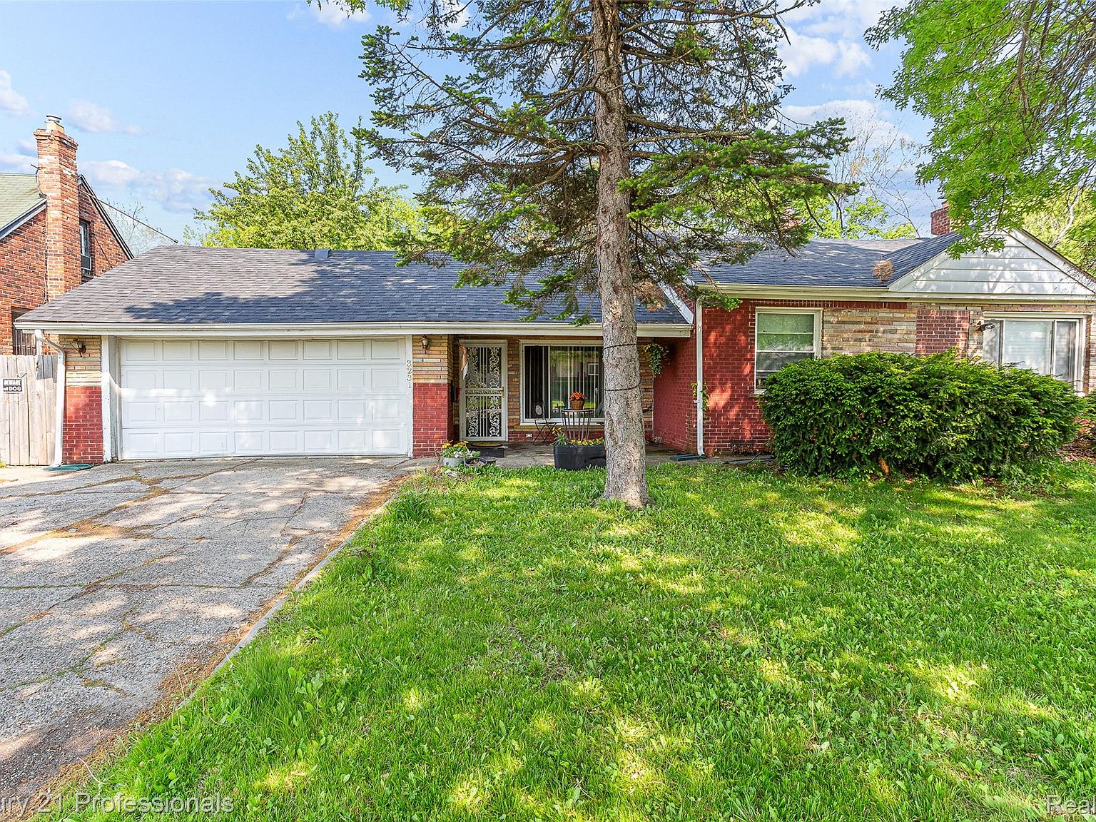 3231 Spruce St, Inkster, MI 48141