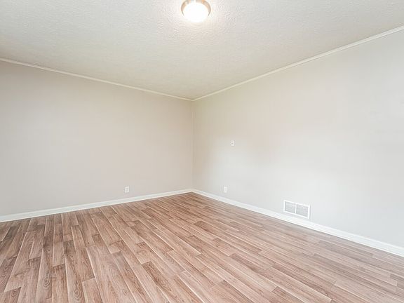 5th image of 3730 Sunny Hill Dr