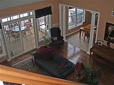 3rd image of 4865 Far Hills Dr