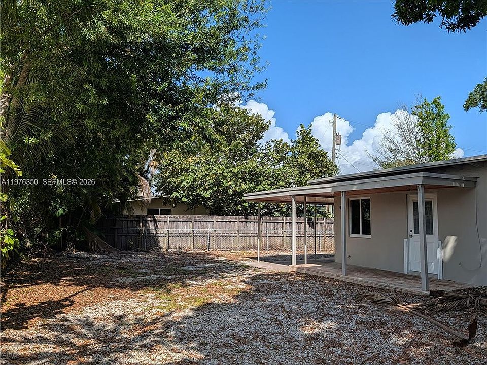 1st image of 1029 SW 22nd St