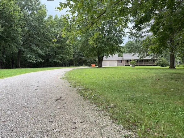 12043 East Rd, Marshall, IL 62441