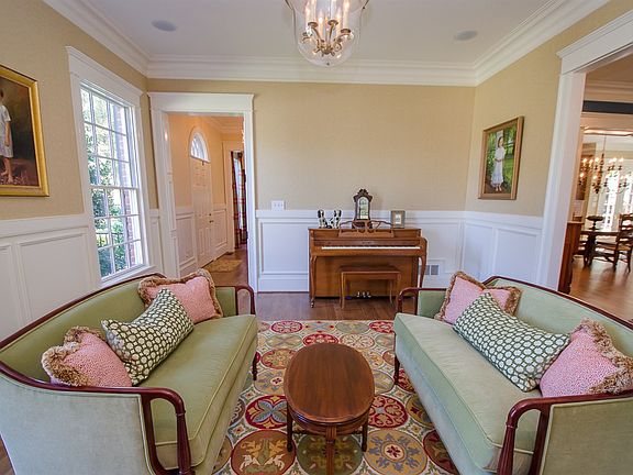 4th image of 125 Swearengen Ct