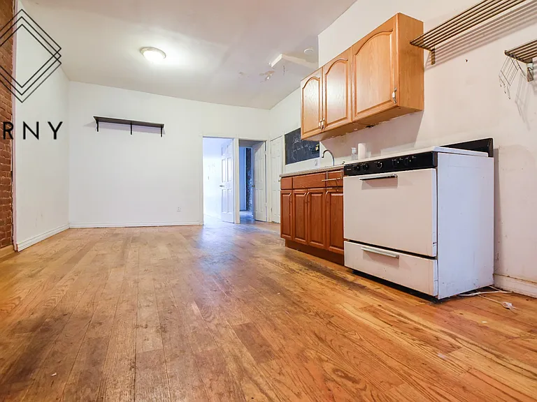 505 De Kalb Ave #2A — Photo 2