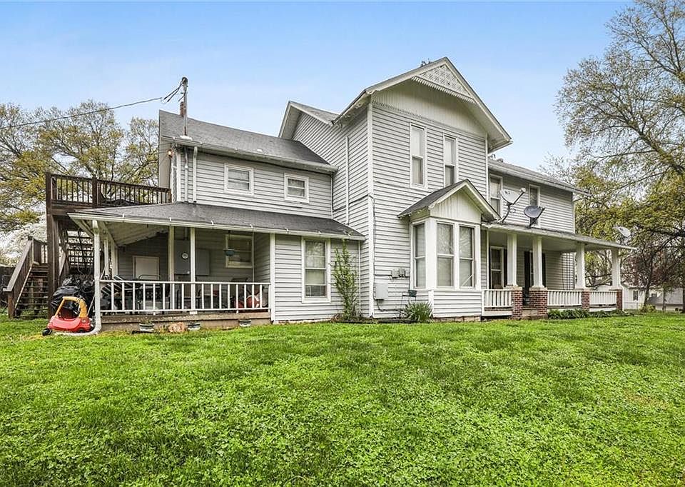 1436 S Broadway St, Leavenworth, KS 66048 Zillow
