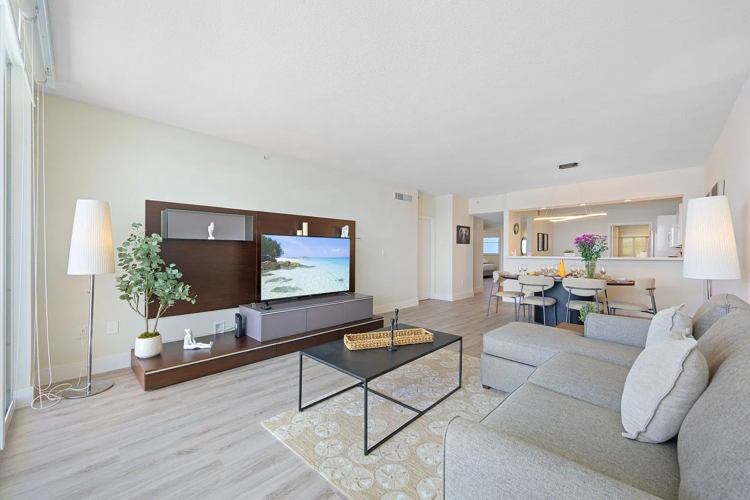 2 bed, 2.0 bath, 1302 sqft, $9,543 — Photo 2