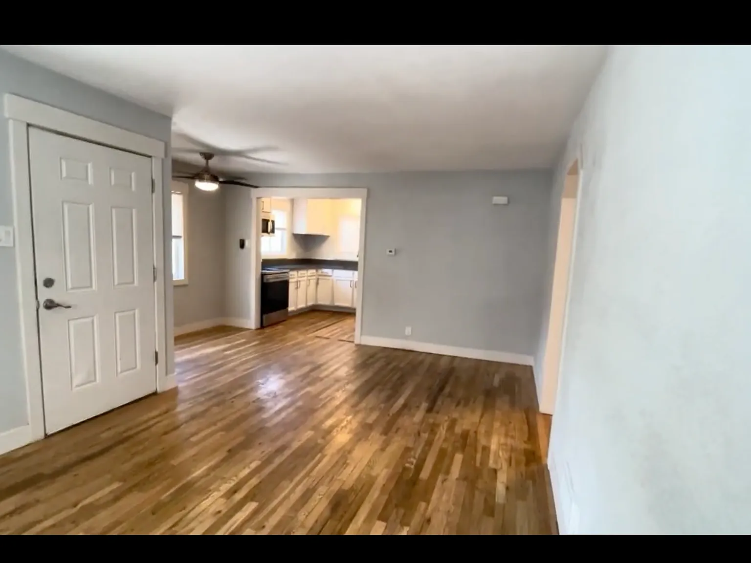 3 bed, 1200 sqft, $2,595 — Photo 2