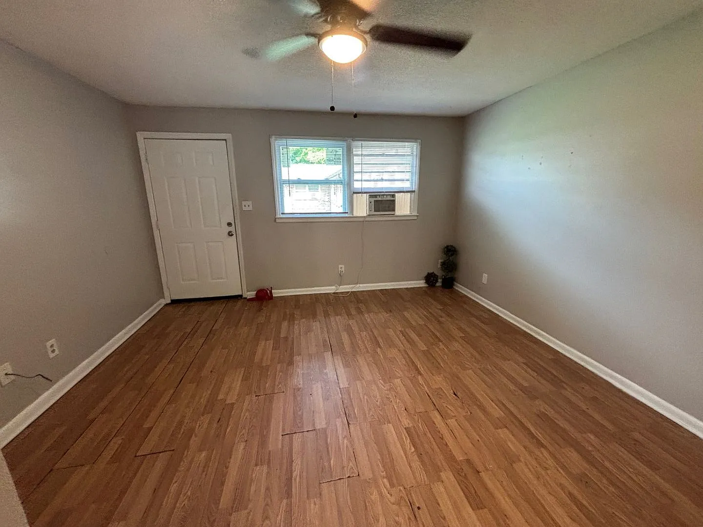 610 W 5th Ave — Photo 2
