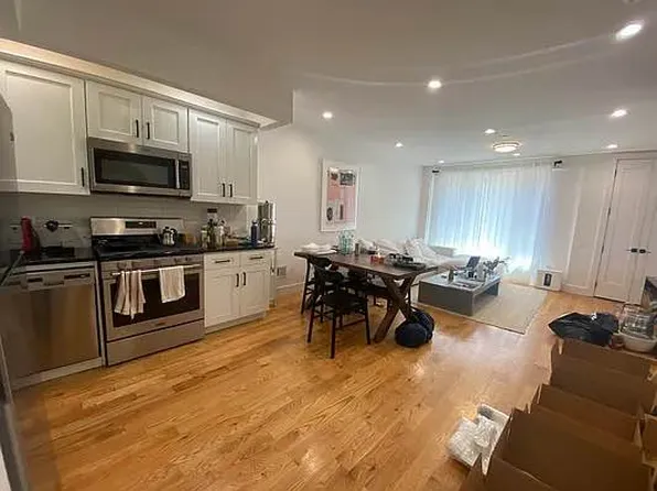 157 Lexington Avenue image 3 of 15