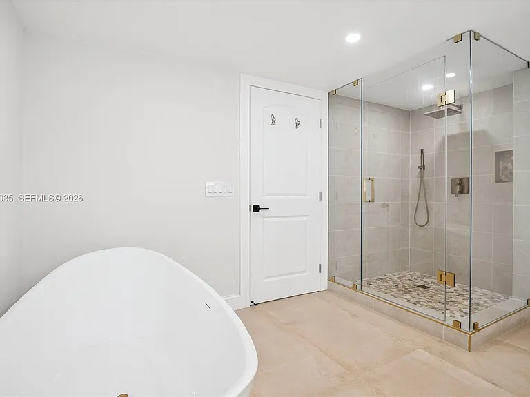 19707 Turnberry Way #12L — Photo 16