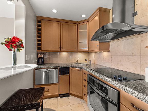 4th image of 3375 Foothill Rd Unit 925