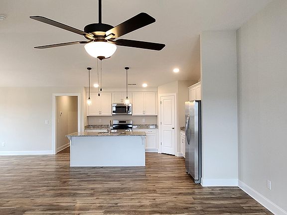 4th image of 817 Sarah Rebecca Drive #A