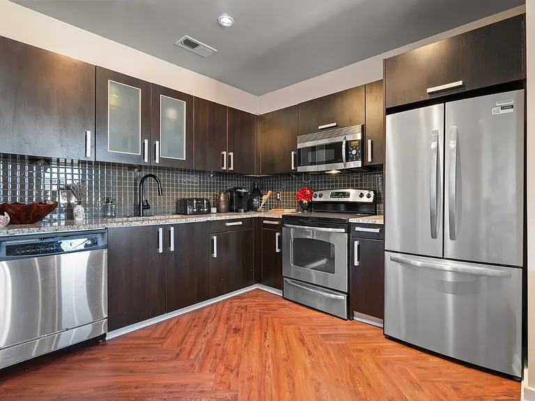 600 12th Ave S #405 — Photo 7