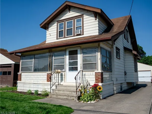 196 31st St SW, Barberton, OH 44203