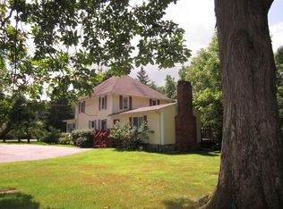 17 Schoolhouse Rd, Oak Ridge, NJ 07438