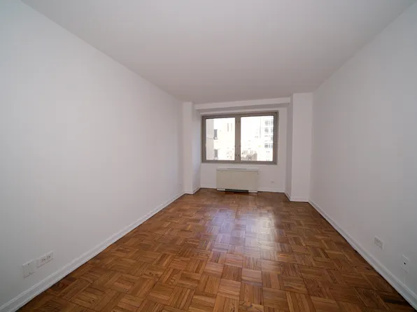 444 East 82nd Street image 4 of 5