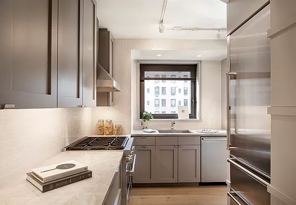 3rd image of 50 E 89th St #12E
