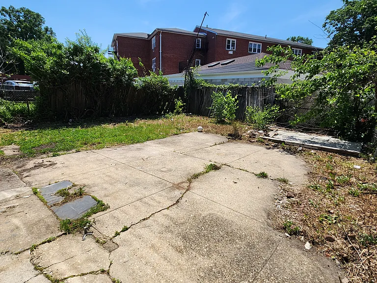 102 Dubois Ave #1 — Photo 9