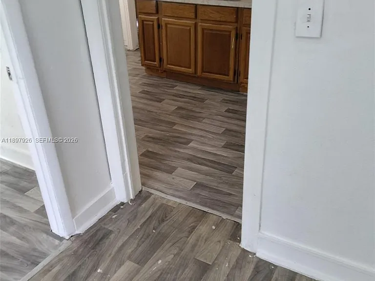 2748 Broadway Ave — Photo 18