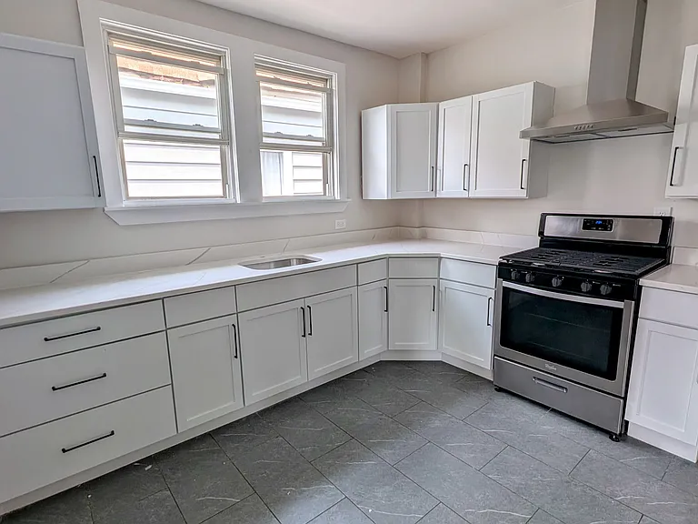 352 Jackson St #1 — Photo 1