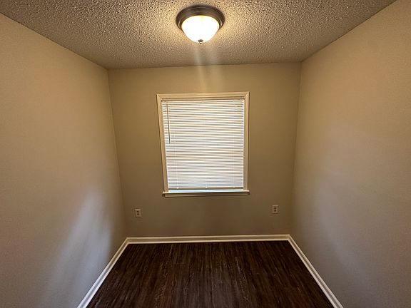 4th image of 4388 Northwood Hills Dr