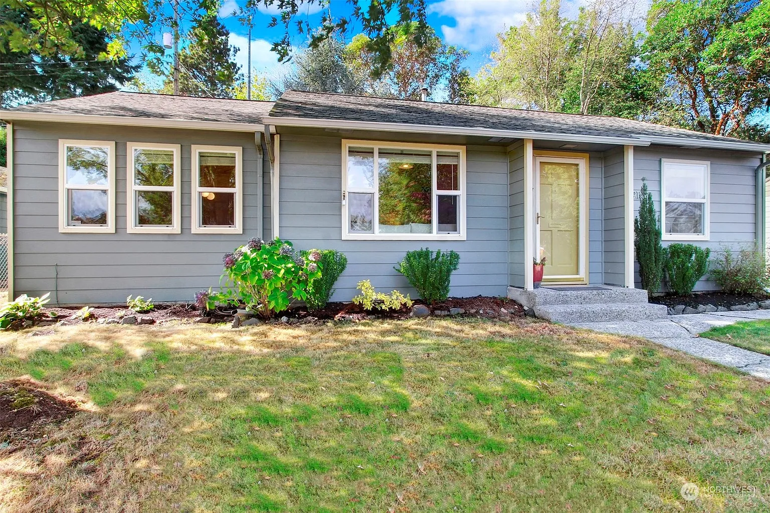 9913 32nd Avenue SW photo 1