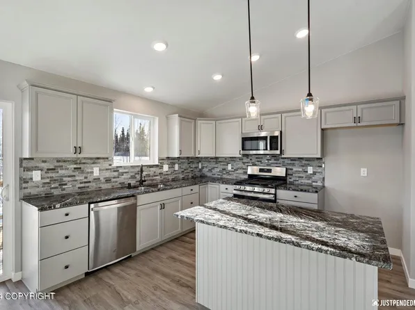 13251 E Cayuga Ave, Palmer, AK 99645