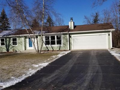 591 HIGHLAND DRIVE, Waupaca, WI, 54981