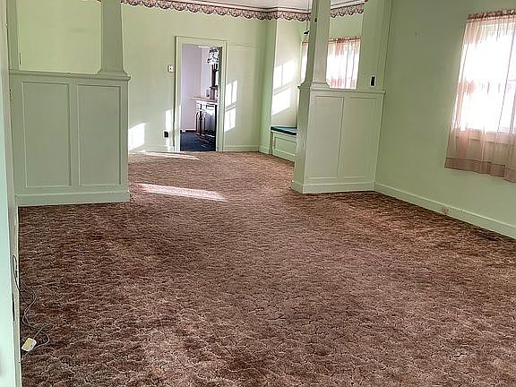 3rd image of 238 Franklin St