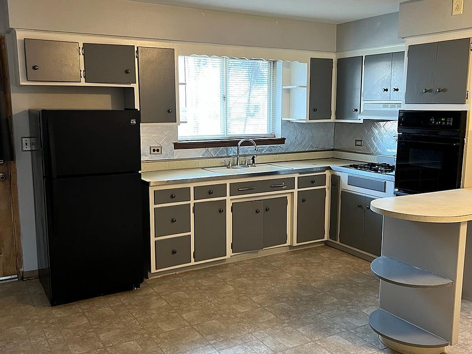 1st image of 9437 Burlington Ave APT 1