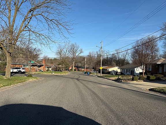5th image of 115 Gaylord Dr