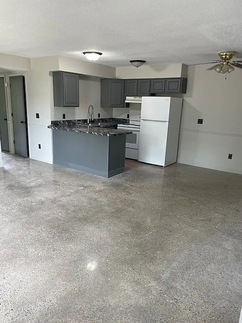 10 Ballans Dr #1