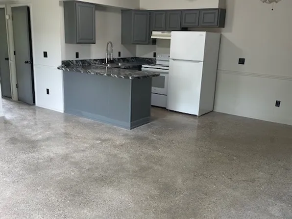 10 Ballans Dr #1, Grand Ledge, MI 48837