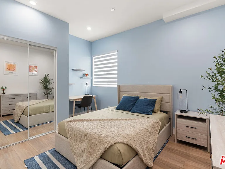 1341 N Mariposa Ave — Photo 25