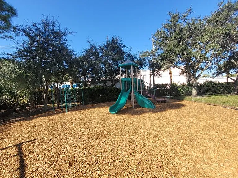303 Seminole Palms Dr — Photo 66