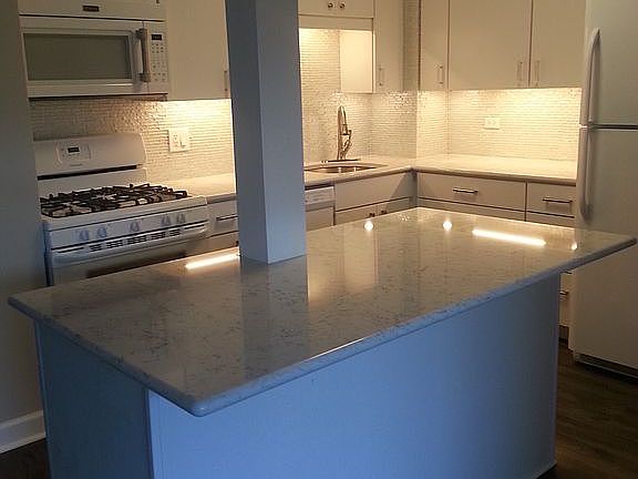 3rd image of 2144 N Lincoln Park W APT 5B